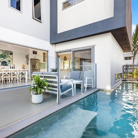 Luxury Living With Heated Pool Birtinya Villa Kawana Waters Exterior foto