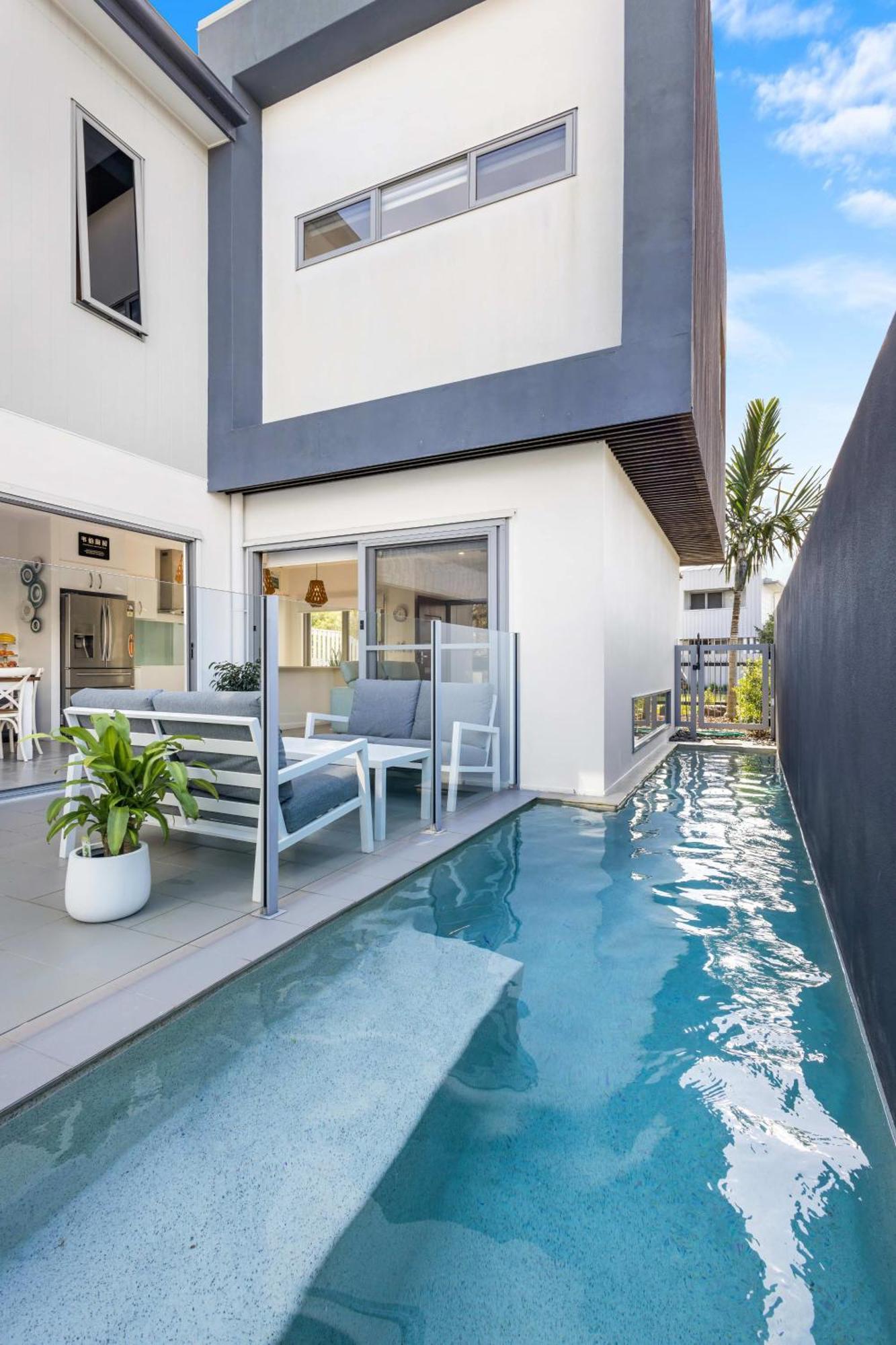 Luxury Living With Heated Pool Birtinya Villa Kawana Waters Exterior foto